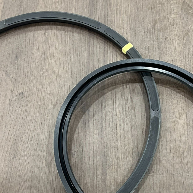 New Material R35-530*580*22 R35 U-Type Fabric Reinforced Oil Seals