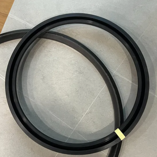 China Factory R37-300*344*20 R37 U-Type Fabric Reinforced Oil Seals