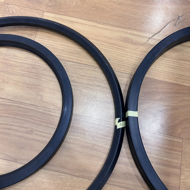 High Quality NBR Fabric Reinforced Rotary Shaft Oil Seal /R37 Oil Seal 425*465*20 U Shaped Seal Rings