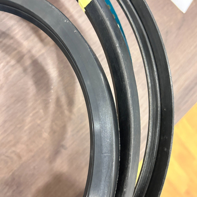 NBR Fabric Reinforced Rotary Shaft Oil Seal /R37 Oil Seal 295*335*18.5