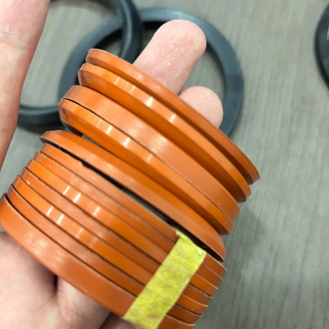 NBR Fabric Reinforced Rotary Shaft Oil Seal /R35 Oil Seal 240*290*25