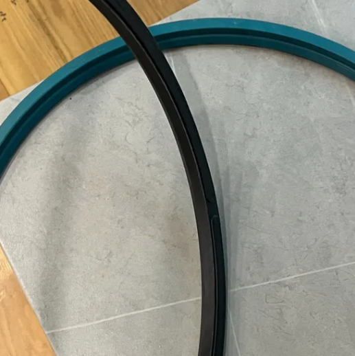 Cheap Wholesale R37 U-Type Fabric Reinforced Oil Seals About R37-310*350*20